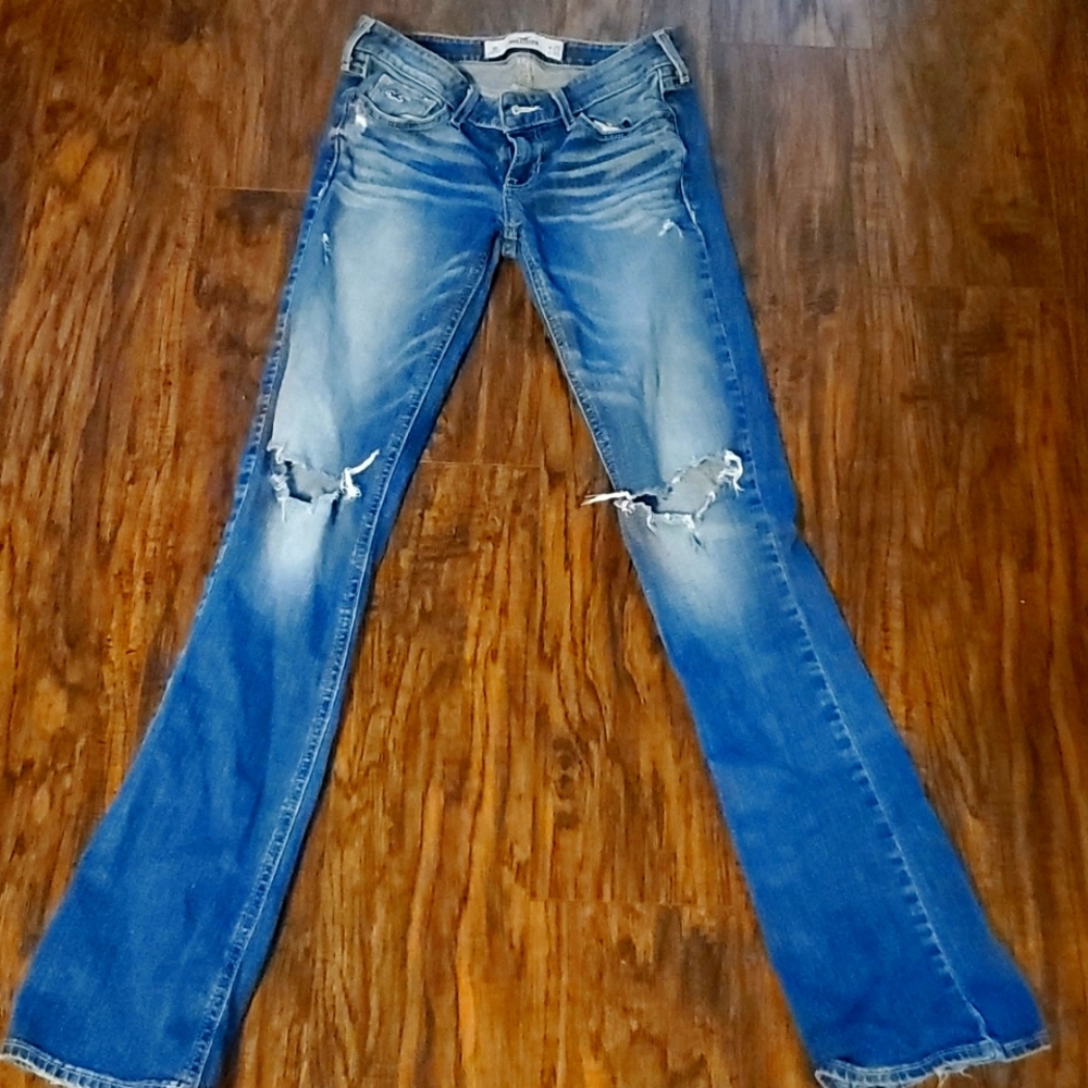Hollister Size 1R distressed straight leg jean